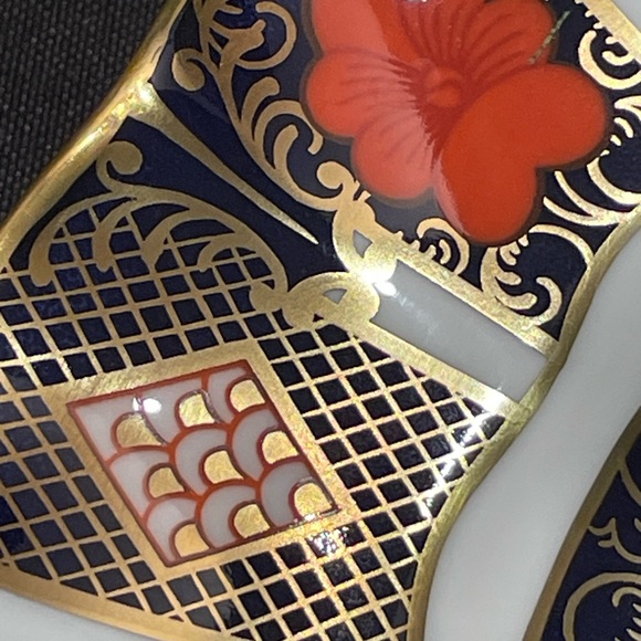 ROYAL CROWN DERBY FLUTED SALAD PLATES…1ST QUALITY…NEVER USED - Picture 4 of 6